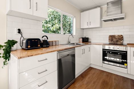 Photo of property in 93d Clemow Road, Fitzroy, New Plymouth, 4312