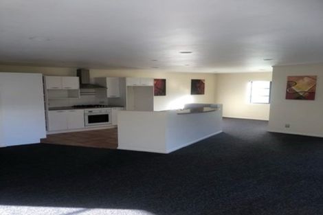 Photo of property in 2/26 Waratah Street, Birkenhead, Auckland, 0626