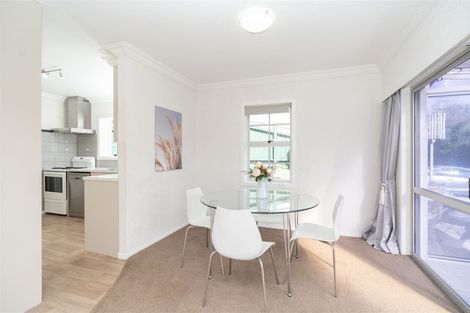 Photo of property in 2 Lachlan Drive, Dinsdale, Hamilton, 3204