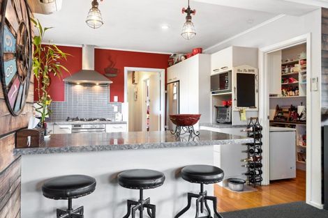 Photo of property in 104 Main North Road, Woodend, 7610