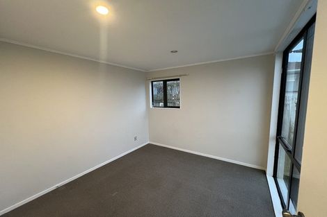 Photo of property in 2 Cranberry Place, Bucklands Beach, Auckland, 2012