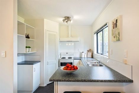 Photo of property in 2/9a Kitewao Street, Northcote, Auckland, 0627