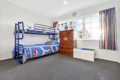 Photo of property in 792 West Coast Road, Oratia, Auckland, 0604