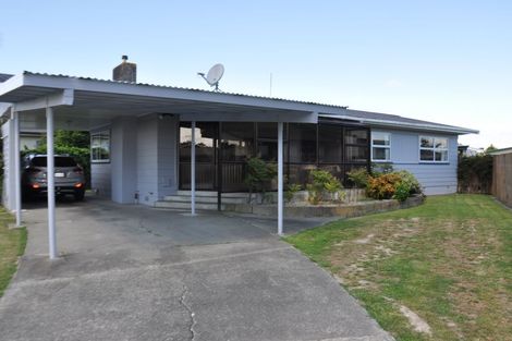 Photo of property in 69 Apollo Parade, Milson, Palmerston North, 4414