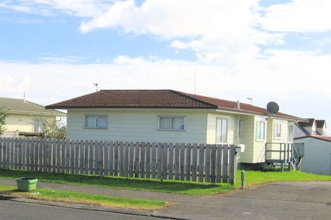 Photo of property in 11 Greenstone Place, Clover Park, Auckland, 2019