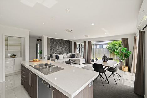 Photo of property in 21 Tosswill Road, Prebbleton, 7604