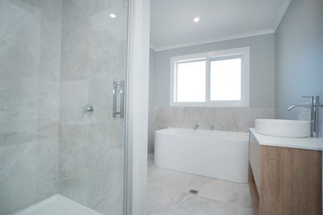 Photo of property in 44 Atlantic Drive, Fitzherbert, Palmerston North, 4410