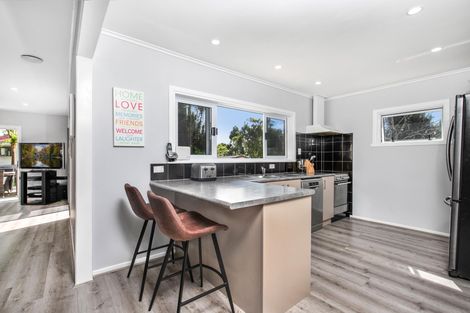 Photo of property in 34 Hallberry Road, Mangere East, Auckland, 2024