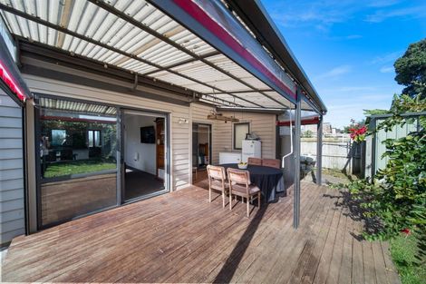 Photo of property in 70 Kaimoana Street, Weymouth, Auckland, 2103