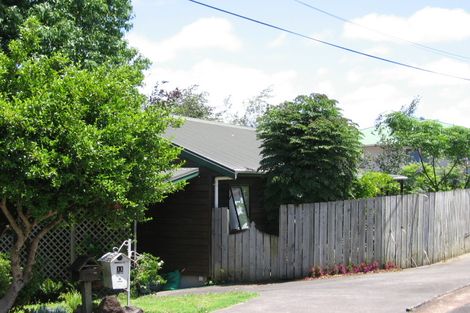Photo of property in 11 Acton Place, Avondale, Auckland, 0600
