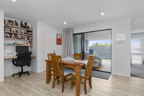 Photo of property in 15 Anglers Way, Omokoroa, 3114