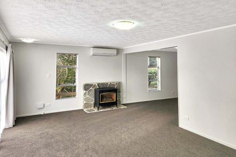 Photo of property in 2 Dundee Place, Crofton Downs, Wellington, 6035