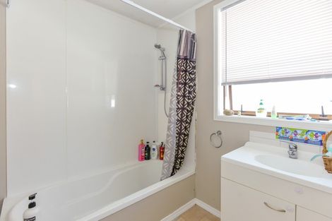 Photo of property in 910a Grove Road, Mayfair, Hastings, 4122