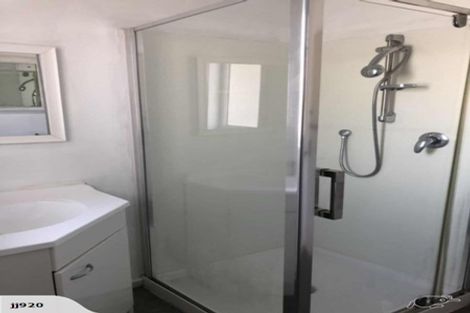 Photo of property in 17a Kereru Street, Henderson, Auckland, 0612