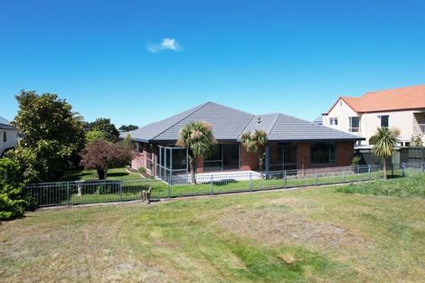 Photo of property in 18 Cordyline Place, Waimairi Beach, Christchurch, 8083