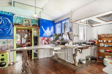 Photo of property in 115 Cornfoot Street, Castlecliff, Whanganui, 4501