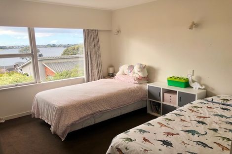 Photo of property in 1/29 Pupuke Road, Takapuna, Auckland, 0622