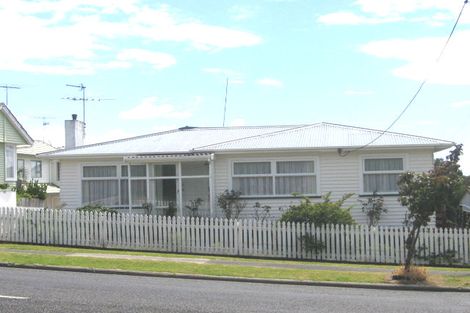 Photo of property in 1/41 Raleigh Road, Northcote, Auckland, 0627