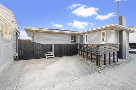 Photo of property in 37a Bradbury Road, Botany Downs, Auckland, 2010