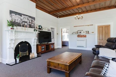 Photo of property in 2 Aerodrome Road, Dannevirke, 4972