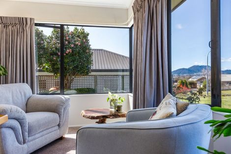 Photo of property in 27 Kinder Street, Acacia Bay, Taupo, 3330