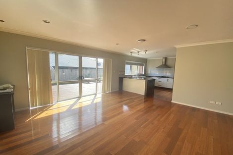 Photo of property in 29 Toledo Avenue, Henderson, Auckland, 0612