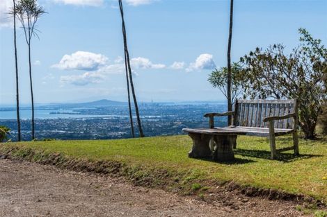 Photo of property in 531 Scenic Drive, Waiatarua, Auckland, 0612