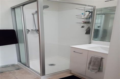 Photo of property in 2/290 Glenfield Road, Glenfield, Auckland, 0629