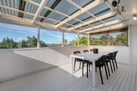 Photo of property in 1/4 Roberts Road, Matakatia, Whangaparaoa, 0930