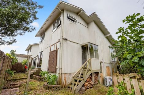 Photo of property in 2/39 Brunton Place, Glenfield, Auckland, 0629