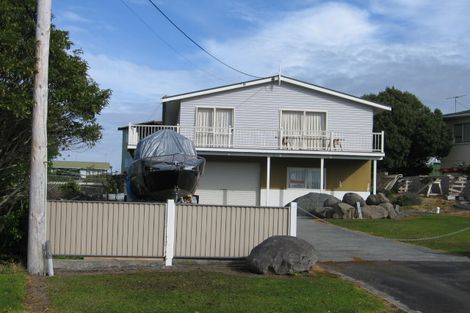 Photo of property in 24 Harbour View Road, Leigh, 0985