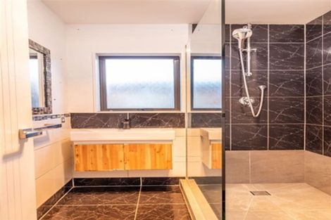Photo of property in 3 Zeralto Lane, Mount Roskill, Auckland, 1041