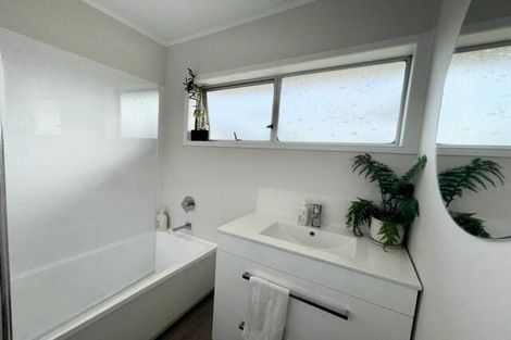 Photo of property in 2/551a Weymouth Road, Weymouth, Auckland, 2103