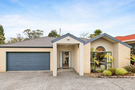 Photo of property in 13 Berkshire Terrace, Massey, Auckland, 0614