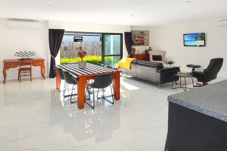 Photo of property in 17 Oxnam Place, Foxton Beach, Foxton, 4815