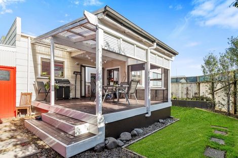 Photo of property in 35 Ngatai Road, Otumoetai, Tauranga, 3110