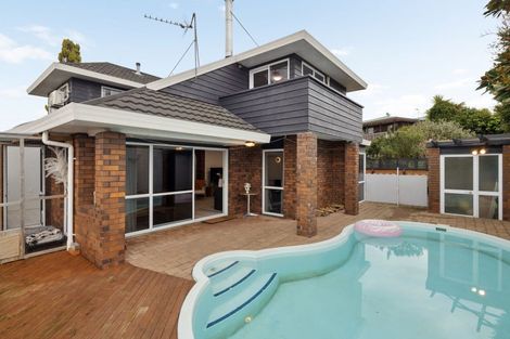 Photo of property in 8 Burn-murdoch Street, St Andrews, Hamilton, 3200