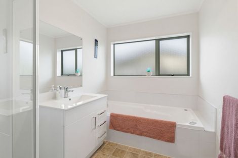 Photo of property in 5 Wilson Place, Marton, 4710