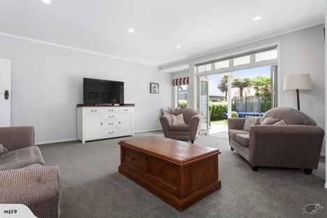 Photo of property in 32 Queen Street, Cambridge, 3434