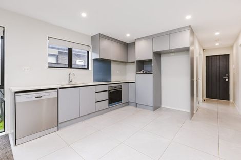 Photo of property in 19 Farmland Road, Papakura, 2110