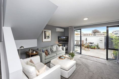 Photo of property in 216 Gloucester Street, Christchurch Central, Christchurch, 8011