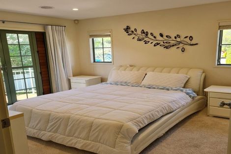 Photo of property in 24 Parkwood Crescent, Gulf Harbour, Whangaparaoa, 0930