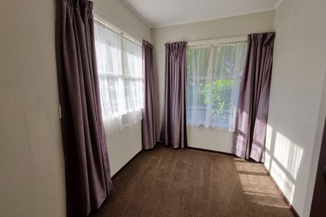 Photo of property in 62 Divich Avenue, Te Atatu South, Auckland, 0610