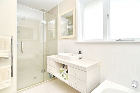 Photo of property in 30 Sevenoaks Drive, Bryndwr, Christchurch, 8053