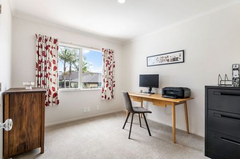 Photo of property in 94 Longford Park Drive, Takanini, 2112