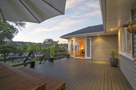 Photo of property in 70 Stottholm Road, Titirangi, Auckland, 0604