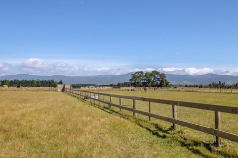 Photo of property in 90 Settlement Road, Morison Bush, Greytown, 5794