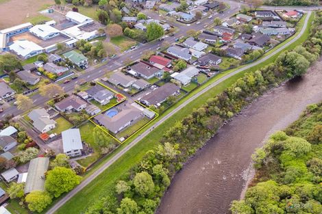 Photo of property in 17b Gemstone Drive, Birchville, Upper Hutt, 5018