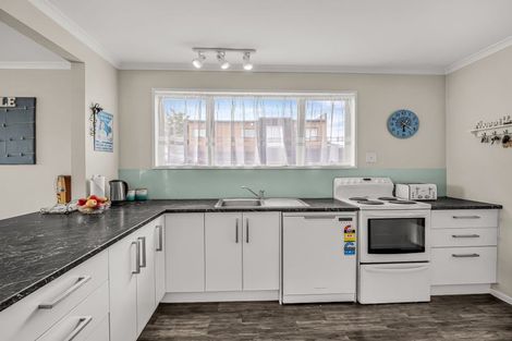 Photo of property in 29 John F Kennedy Drive, Milson, Palmerston North, 4414