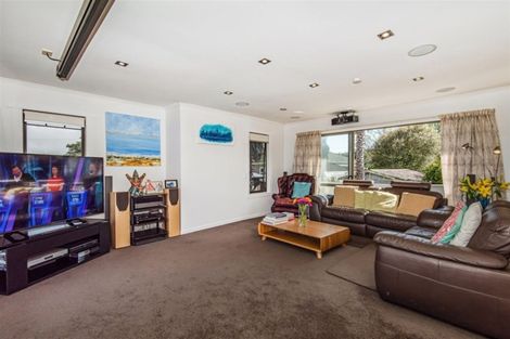 Photo of property in 4a Northumberland Avenue, Belmont, Auckland, 0622